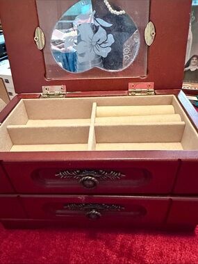 Great vintage Classic cherry wooden Jewelry Box with heart glass etched cover